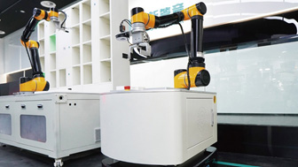 복합 로봇 로딩 및 언로딩